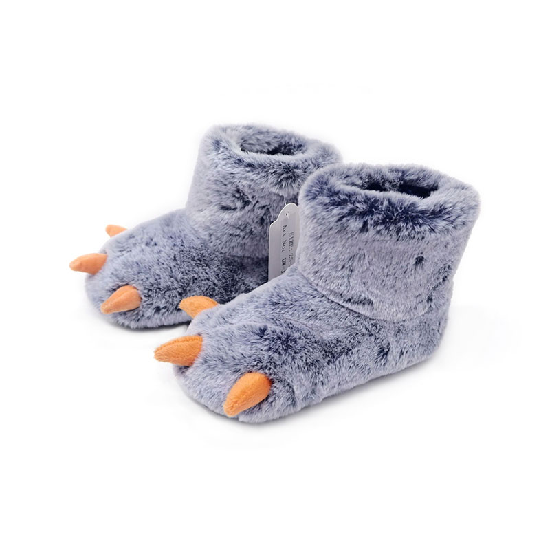 Chinelos com botas com garras de dinossauro